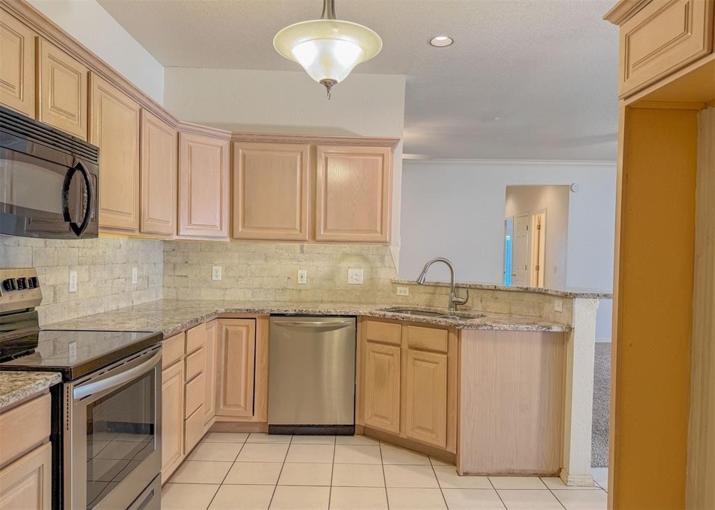 1928 Nw 157th Street - Photo 0