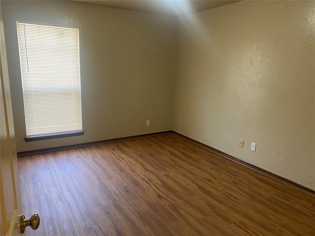 1026 Dustin Drive - Photo 4