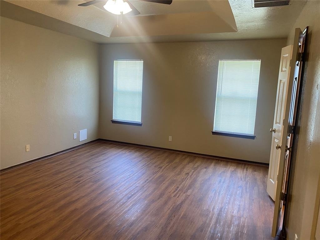 1026 Dustin Drive - Photo 6