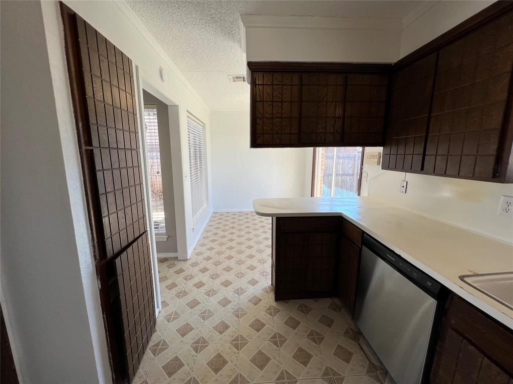 1017 S Neptune Street - Photo 18