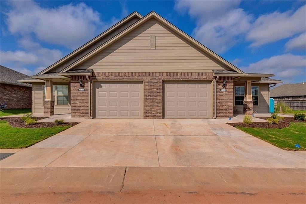 13809 Sandringham Drive - Photo 0