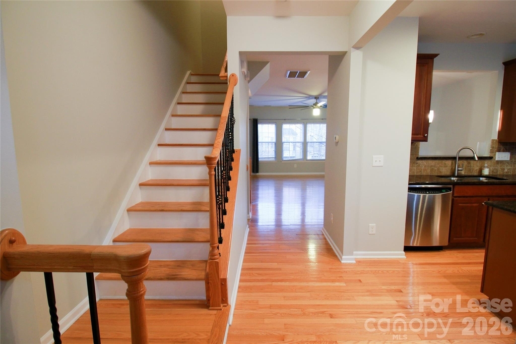 264 W Bland Street - Photo 7
