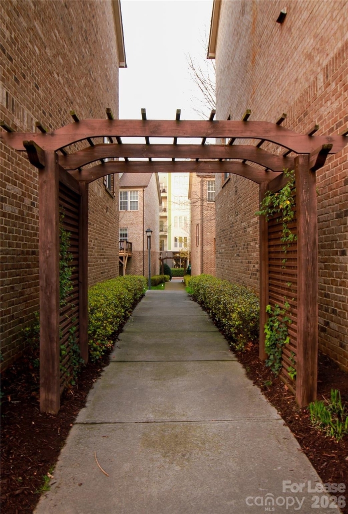 264 W Bland Street - Photo 1