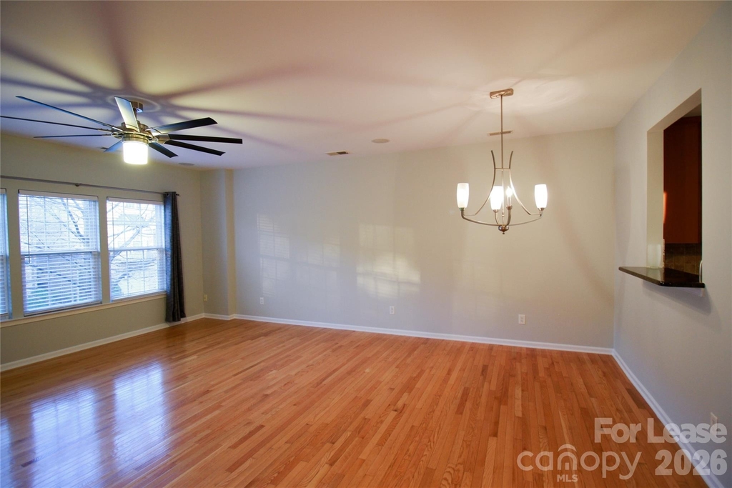 264 W Bland Street - Photo 5
