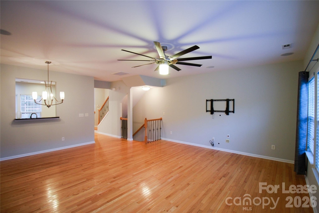 264 W Bland Street - Photo 2