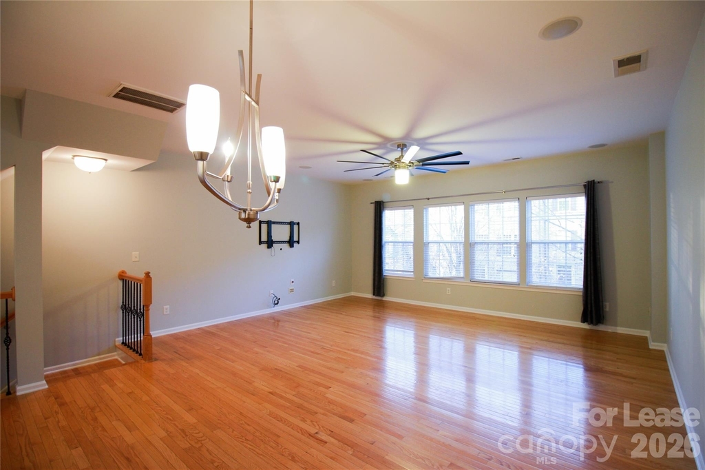 264 W Bland Street - Photo 3