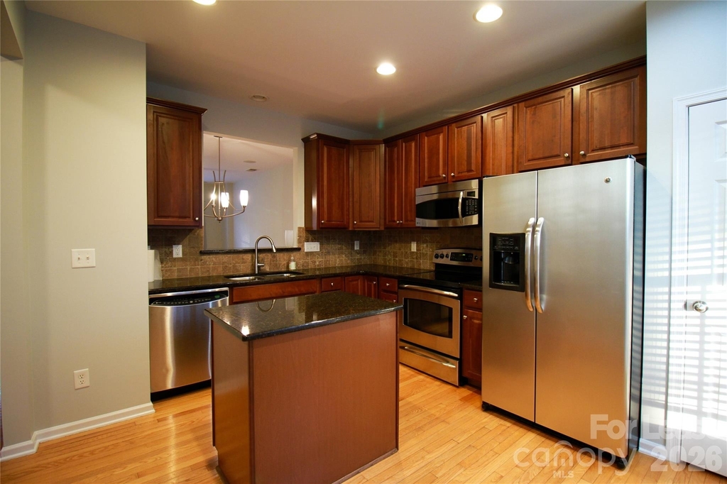 264 W Bland Street - Photo 11