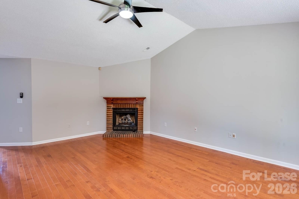 13818 Faversham Court - Photo 3