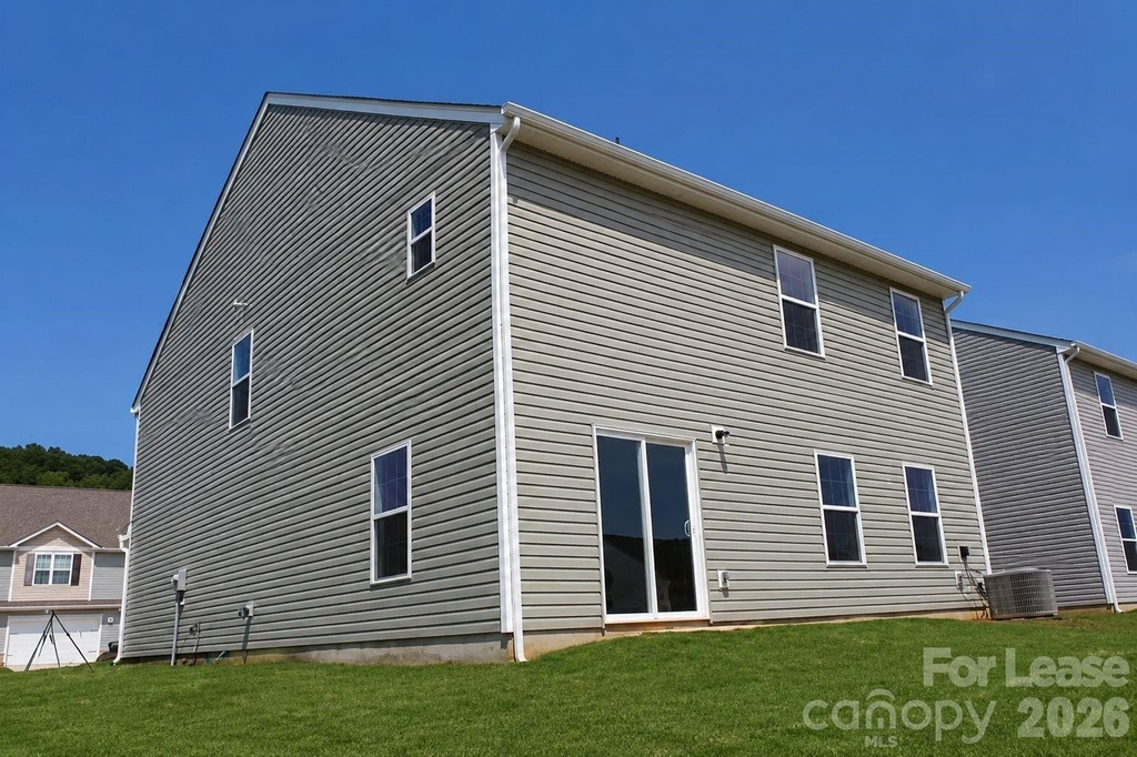 8100 Derby Woods Lane - Photo 16