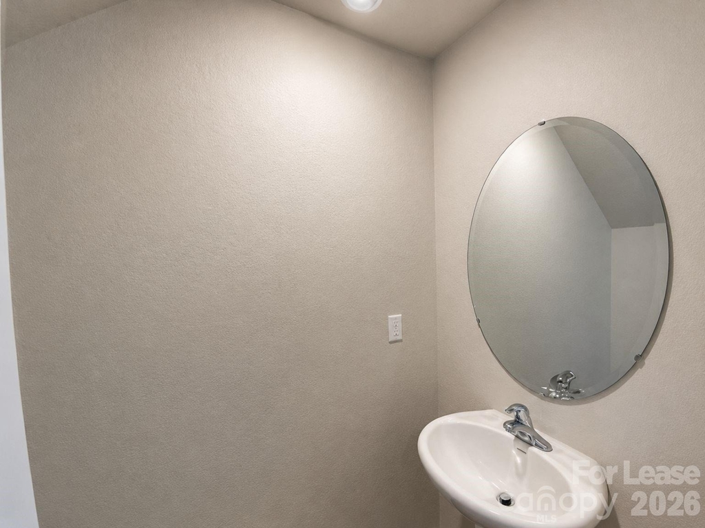 8100 Derby Woods Lane - Photo 6