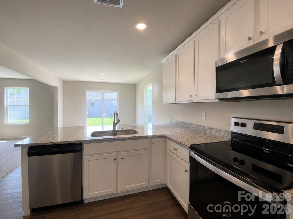 8100 Derby Woods Lane - Photo 5