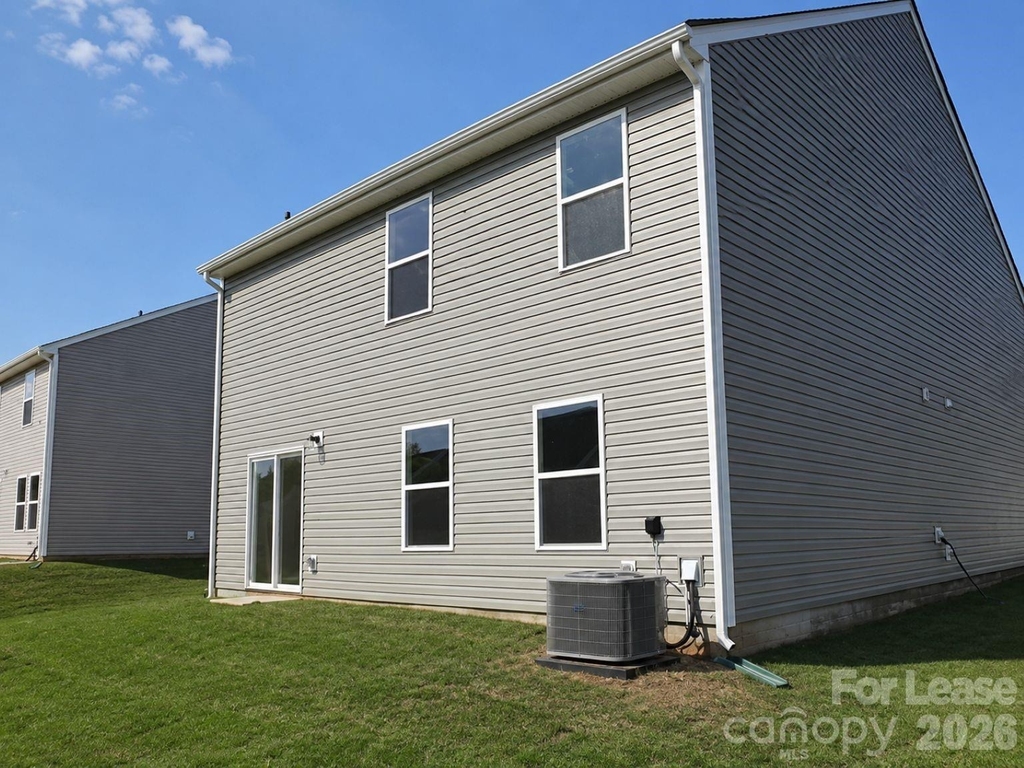 8100 Derby Woods Lane - Photo 17