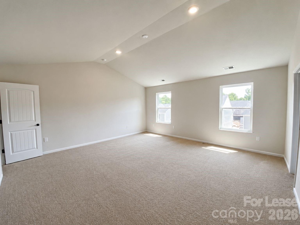 8100 Derby Woods Lane - Photo 8