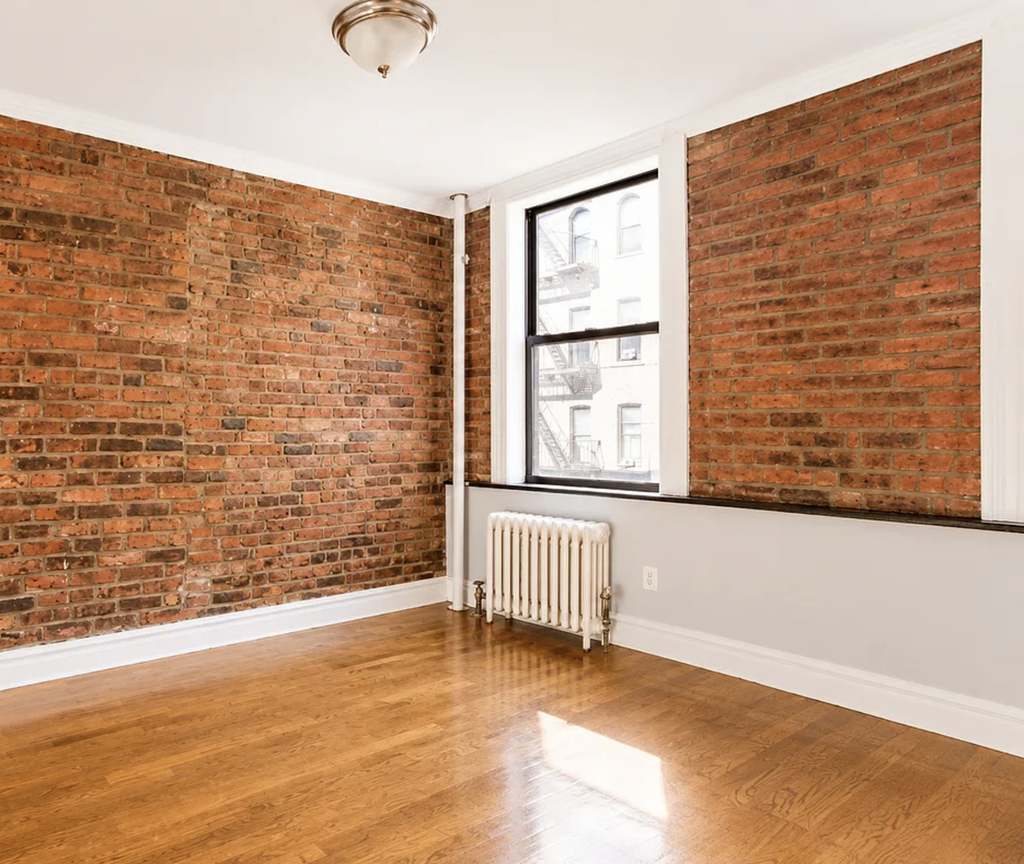 Clinton Street & rivington st - Photo 2