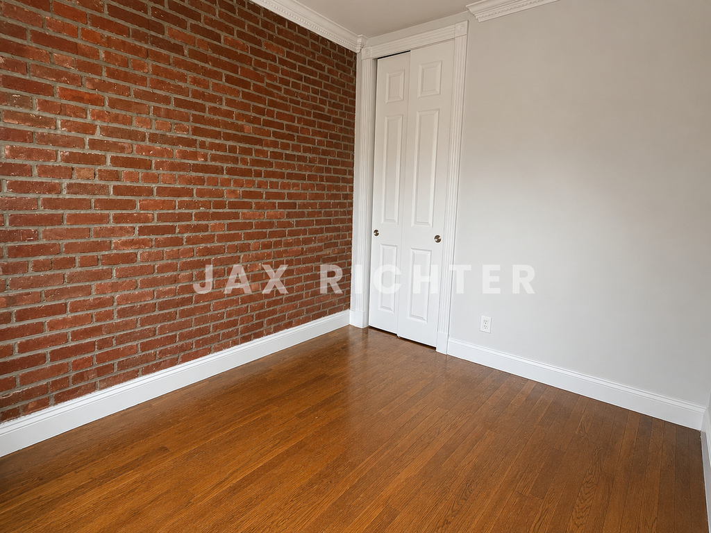 East 20th Street - Photo 4