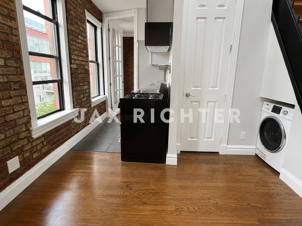 East 20th Street - Photo 0