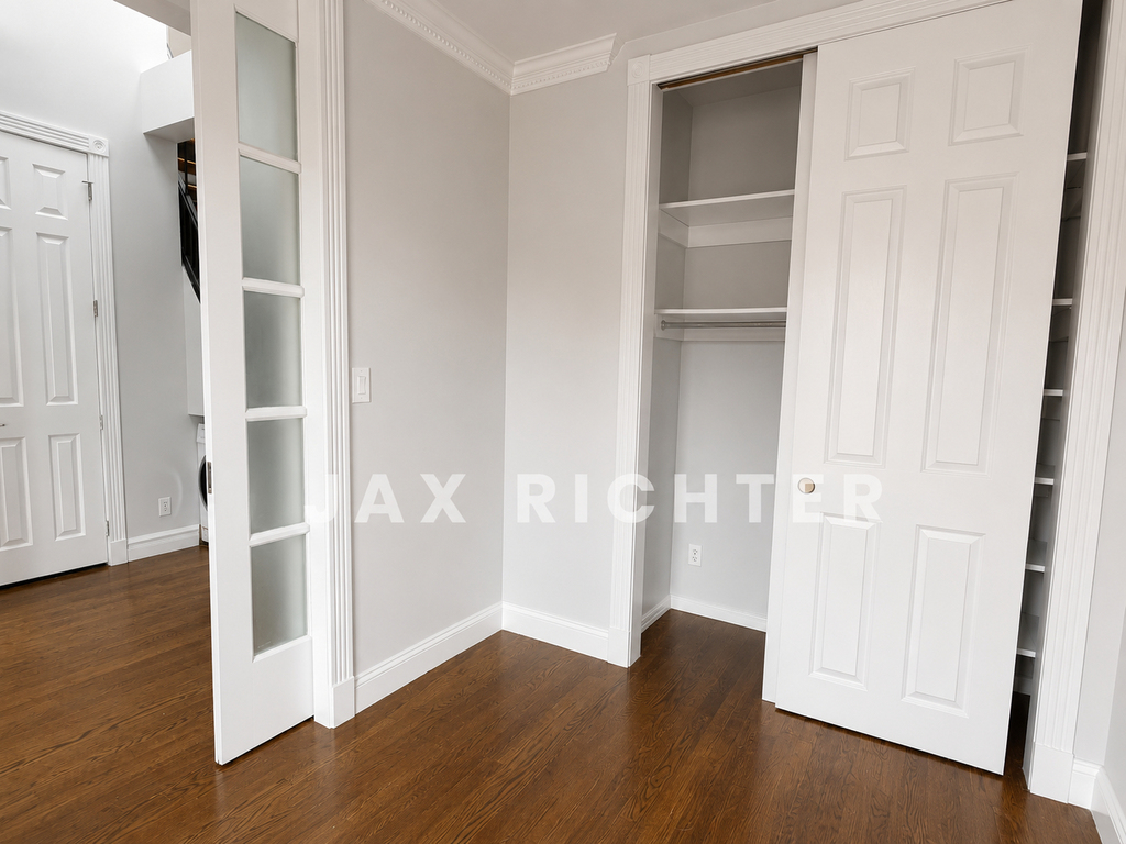 East 20th Street - Photo 3