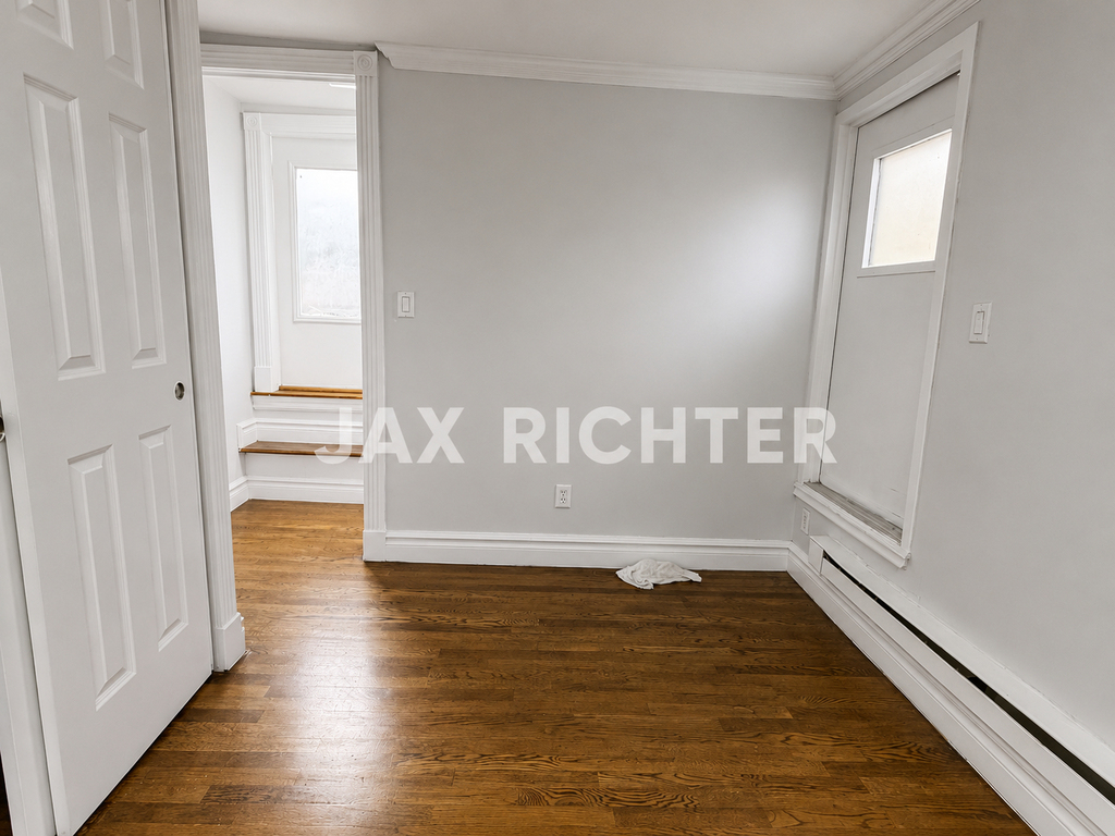 East 13th Street - Photo 4