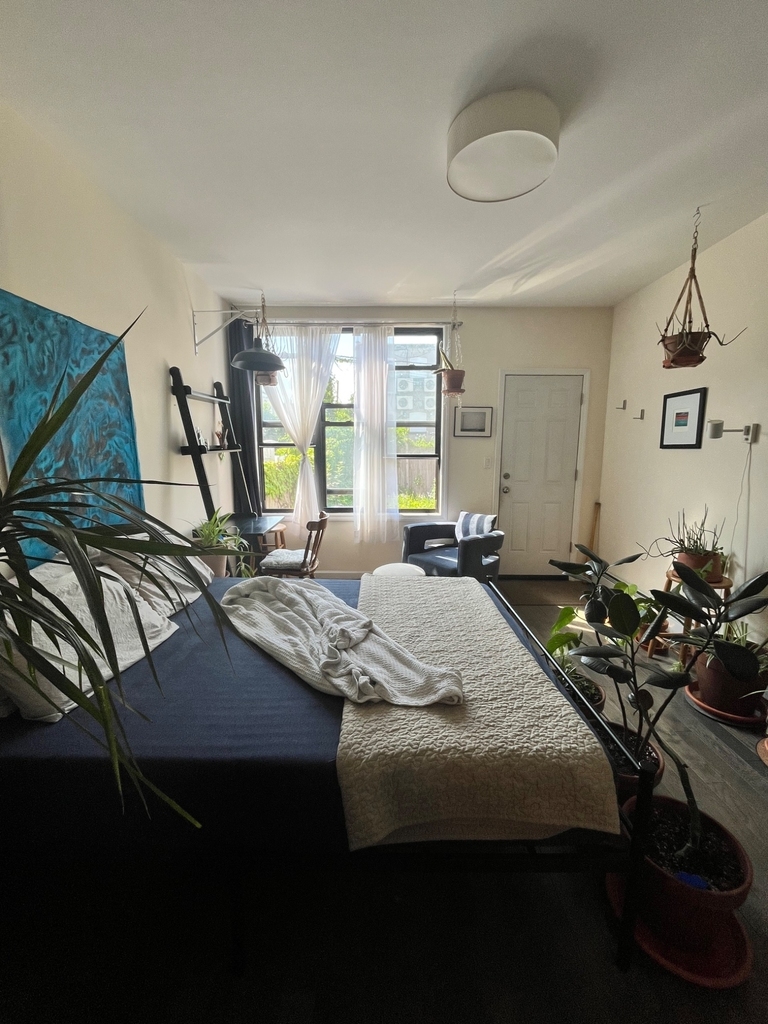 20-11 Grove Street - Photo 5