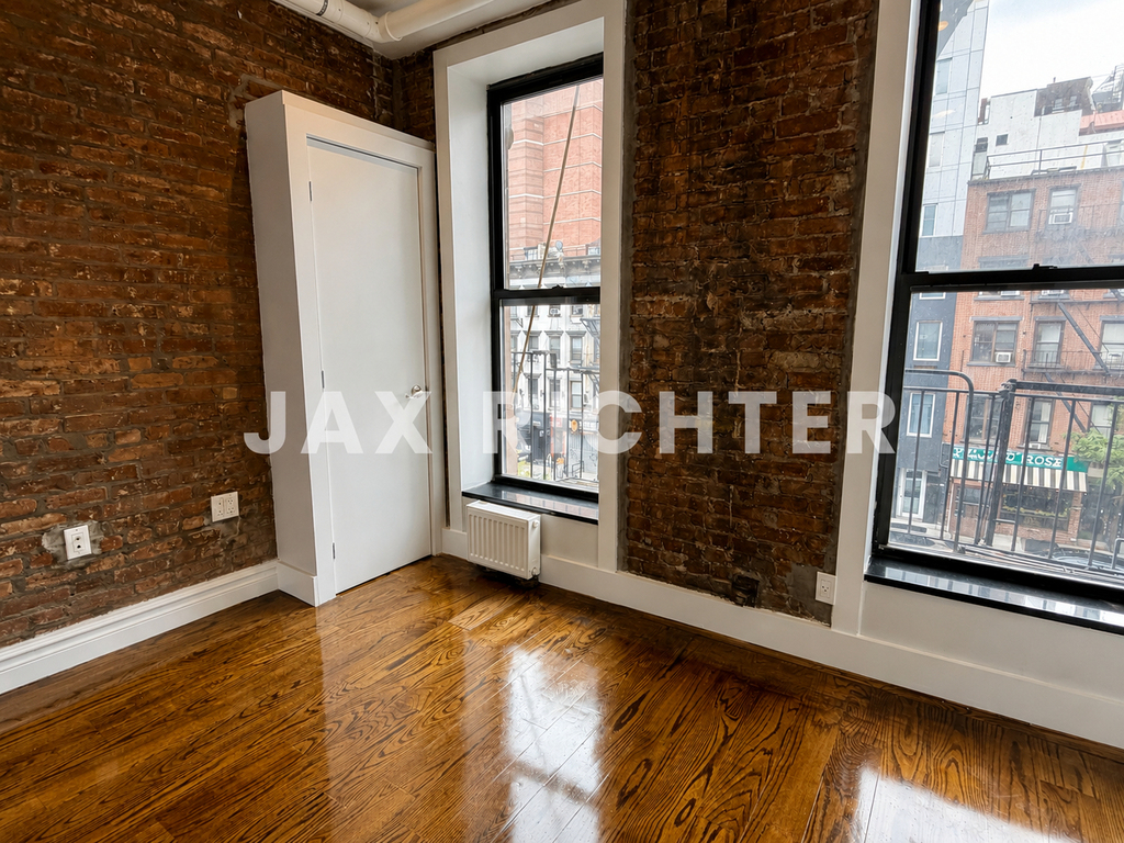 3rd Avenue - Photo 0