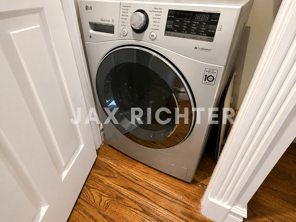 3rd Avenue - Photo 8