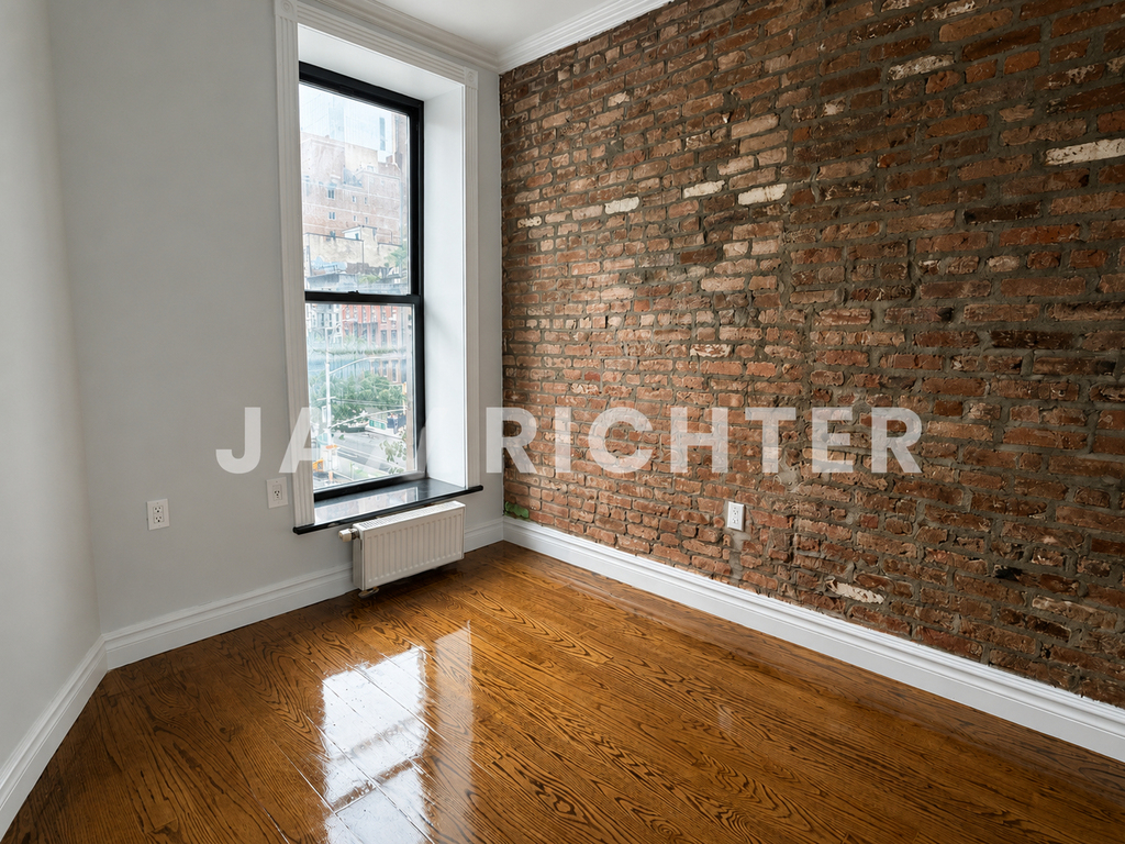3rd Avenue - Photo 1