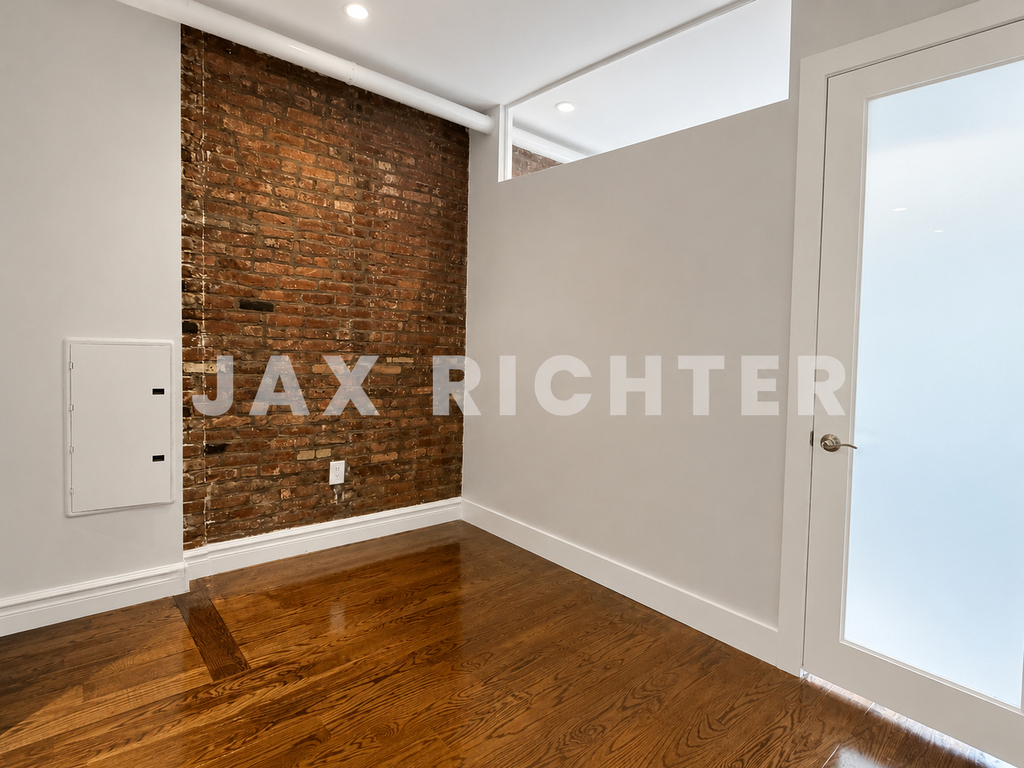 3rd Avenue - Photo 3