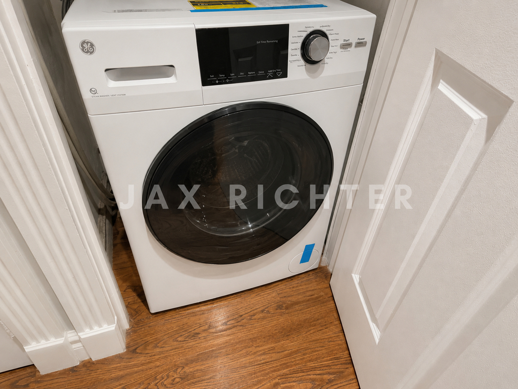 3rd Avenue - Photo 10