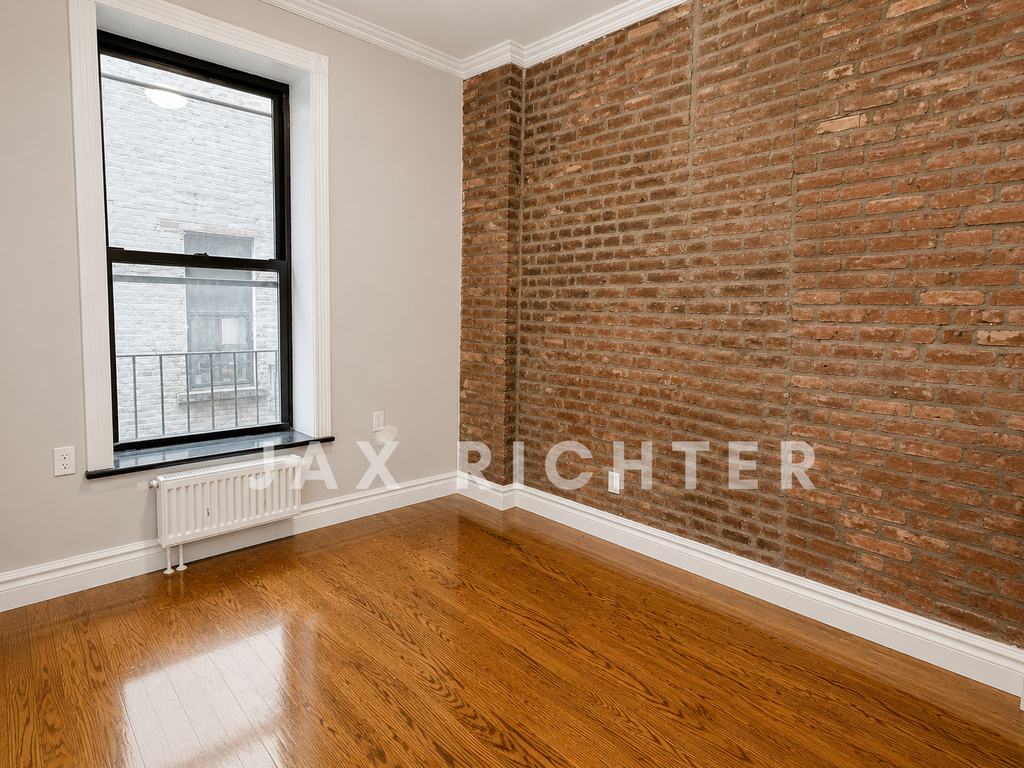 3rd Avenue - Photo 2