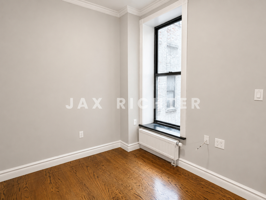3rd Avenue - Photo 5