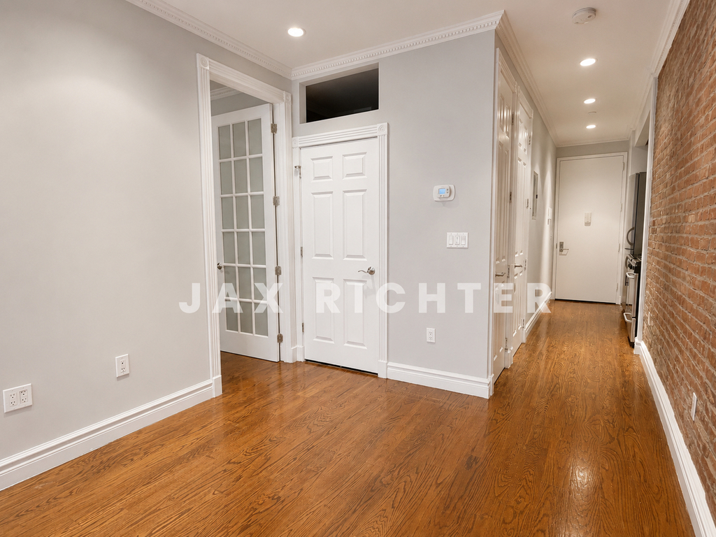 3rd Avenue - Photo 0