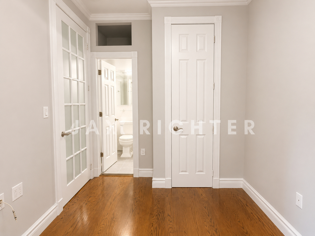 3rd Avenue - Photo 6