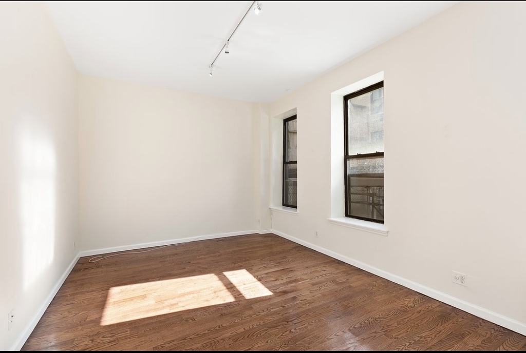 58th St 1st ave - Photo 7