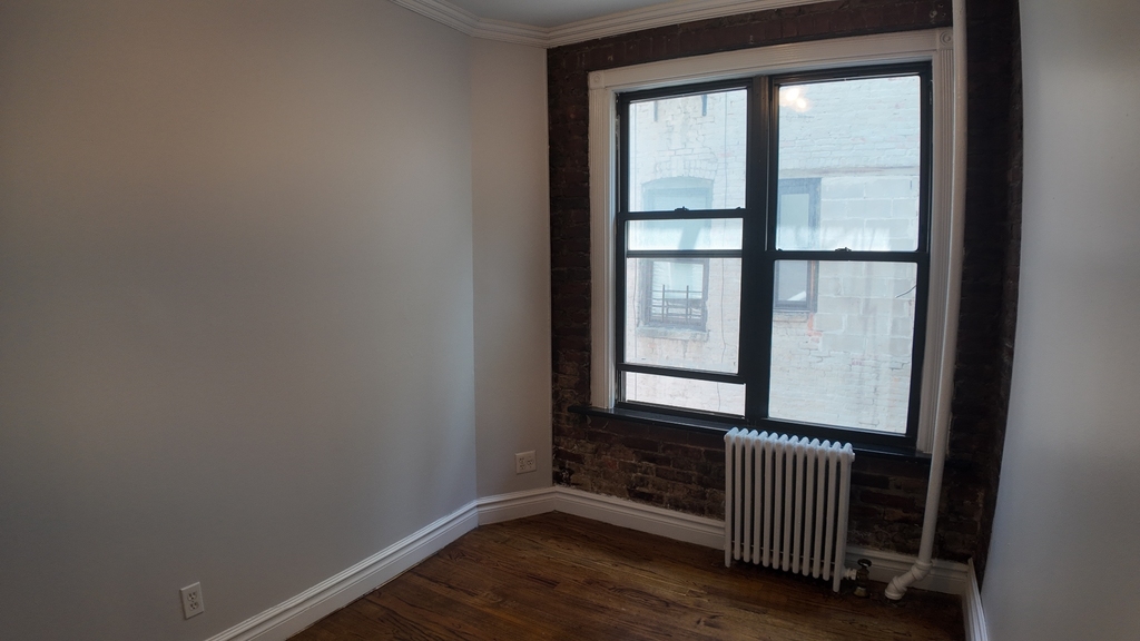 East 13th Street - Photo 7