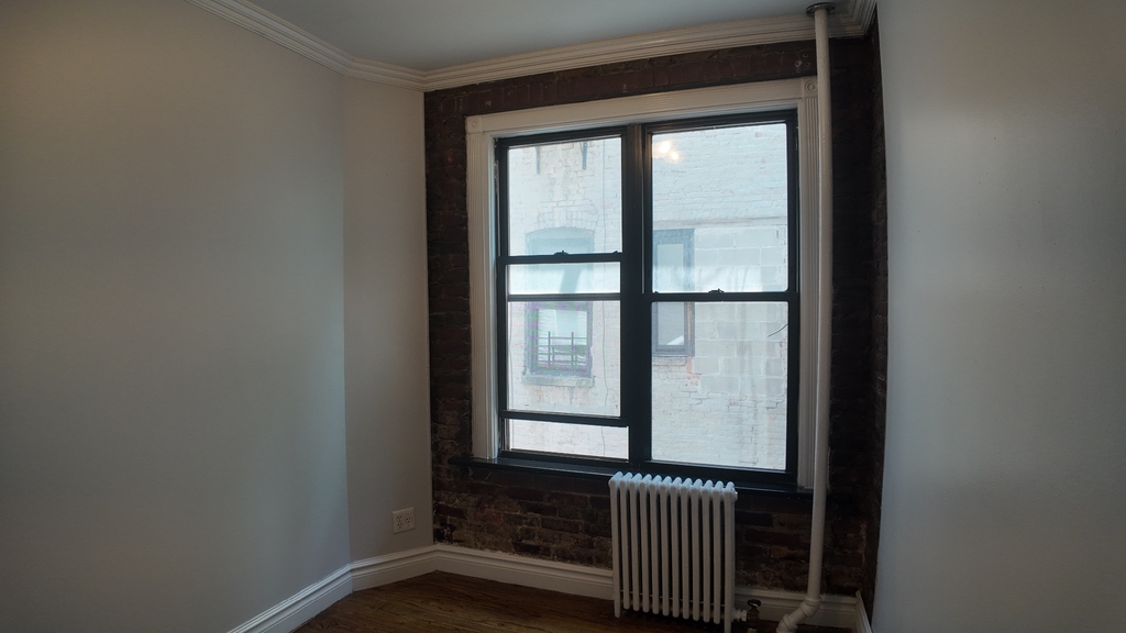 East 13th Street - Photo 5