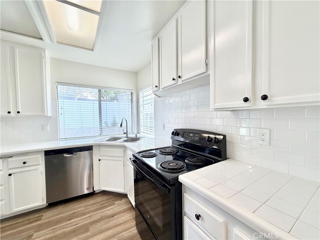 24690 Rugby Lane - Photo 9