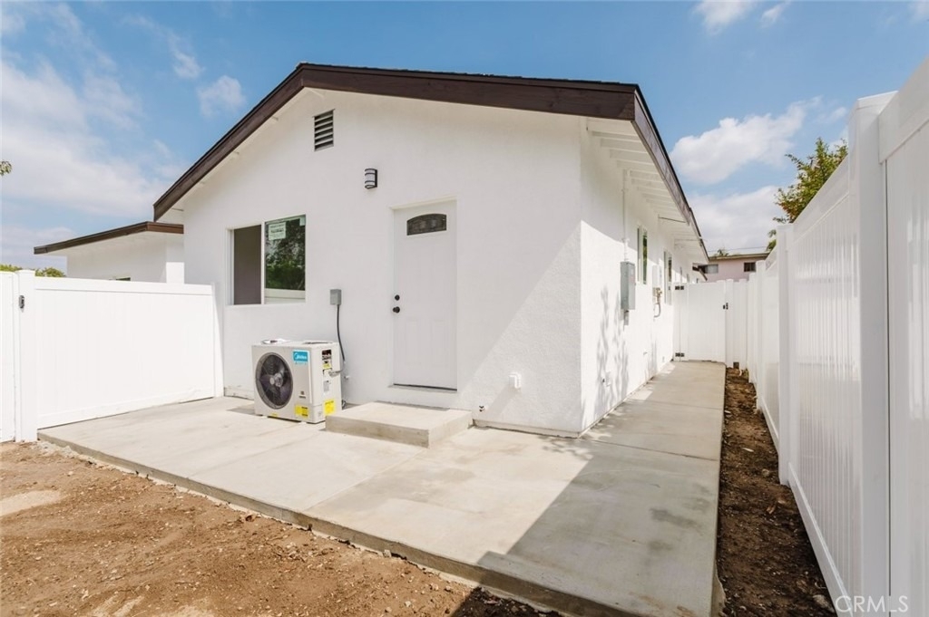 18310 Gresham Street - Photo 20