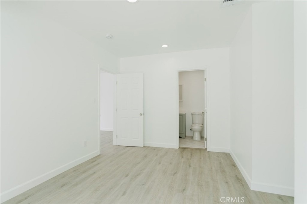 18310 Gresham Street - Photo 16