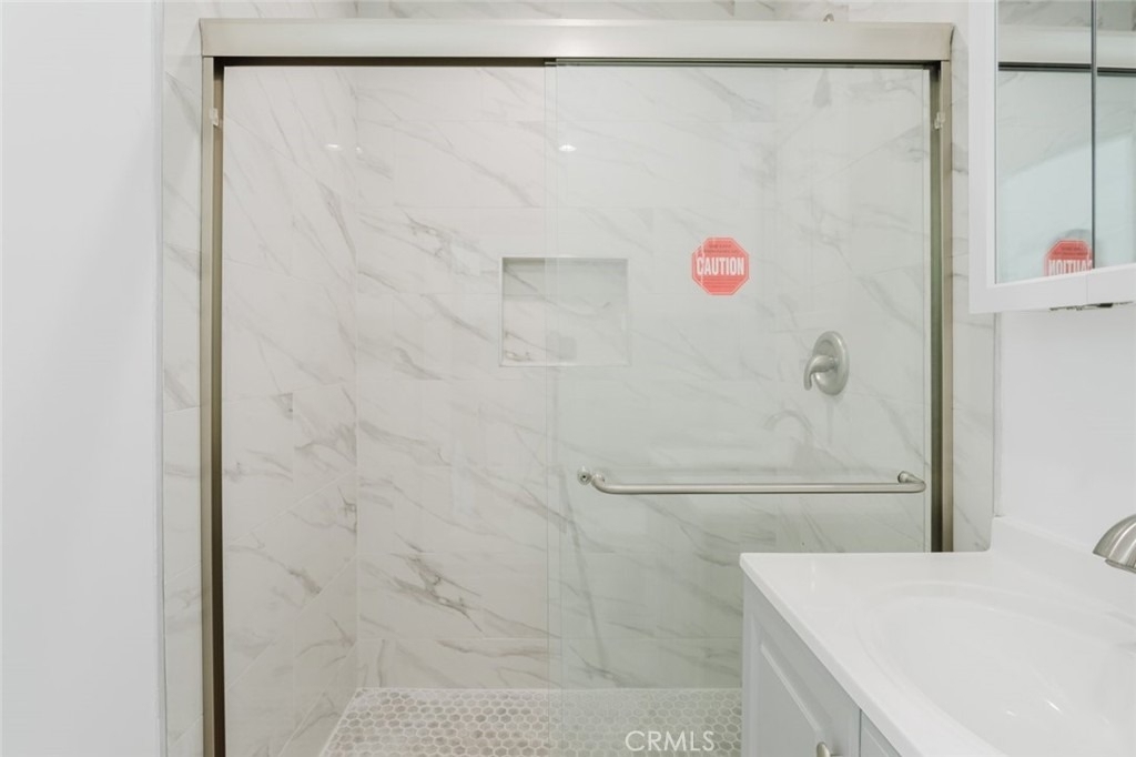 18310 Gresham Street - Photo 18