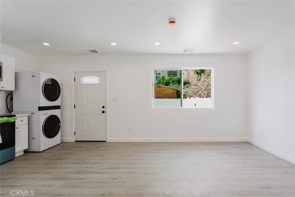 18310 Gresham Street - Photo 5