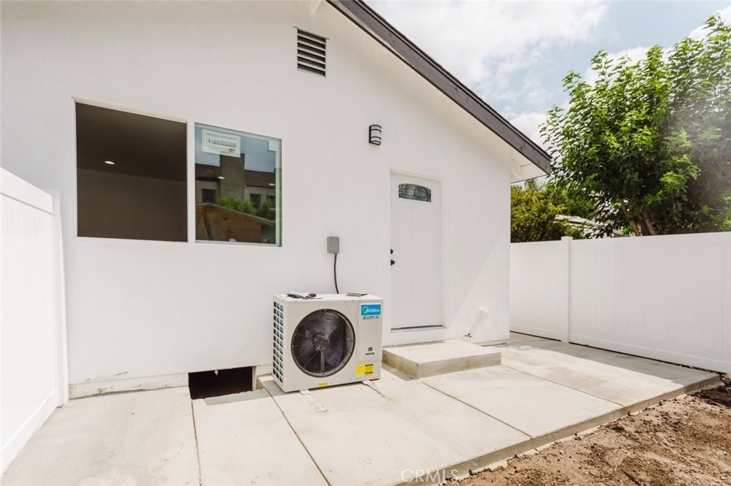 18310 Gresham Street - Photo 21