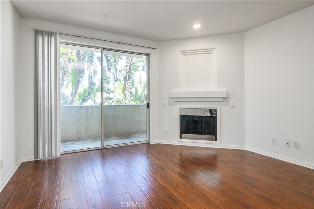 16940 Chatsworth Street - Photo 2