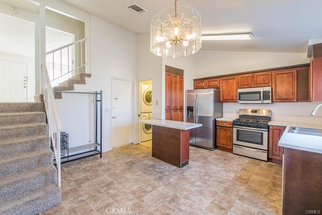 18631 Collins Street - Photo 3