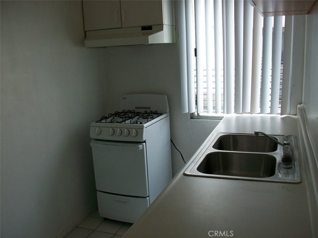 1808 10th Street - Photo 1
