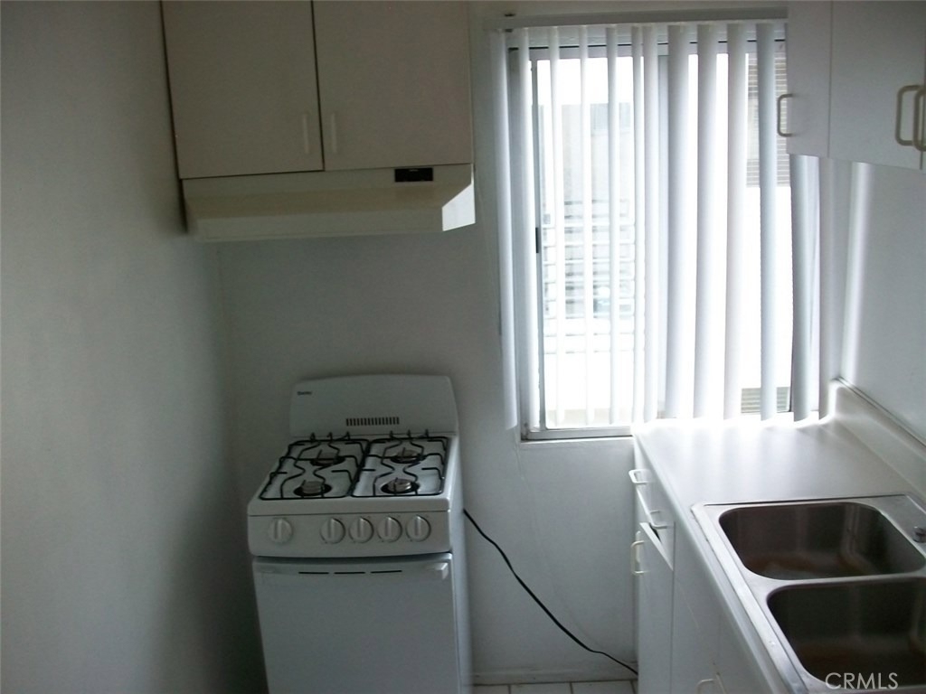 1808 10th Street - Photo 2
