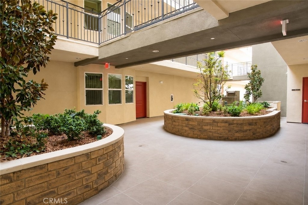11925 Kling Street - Photo 6