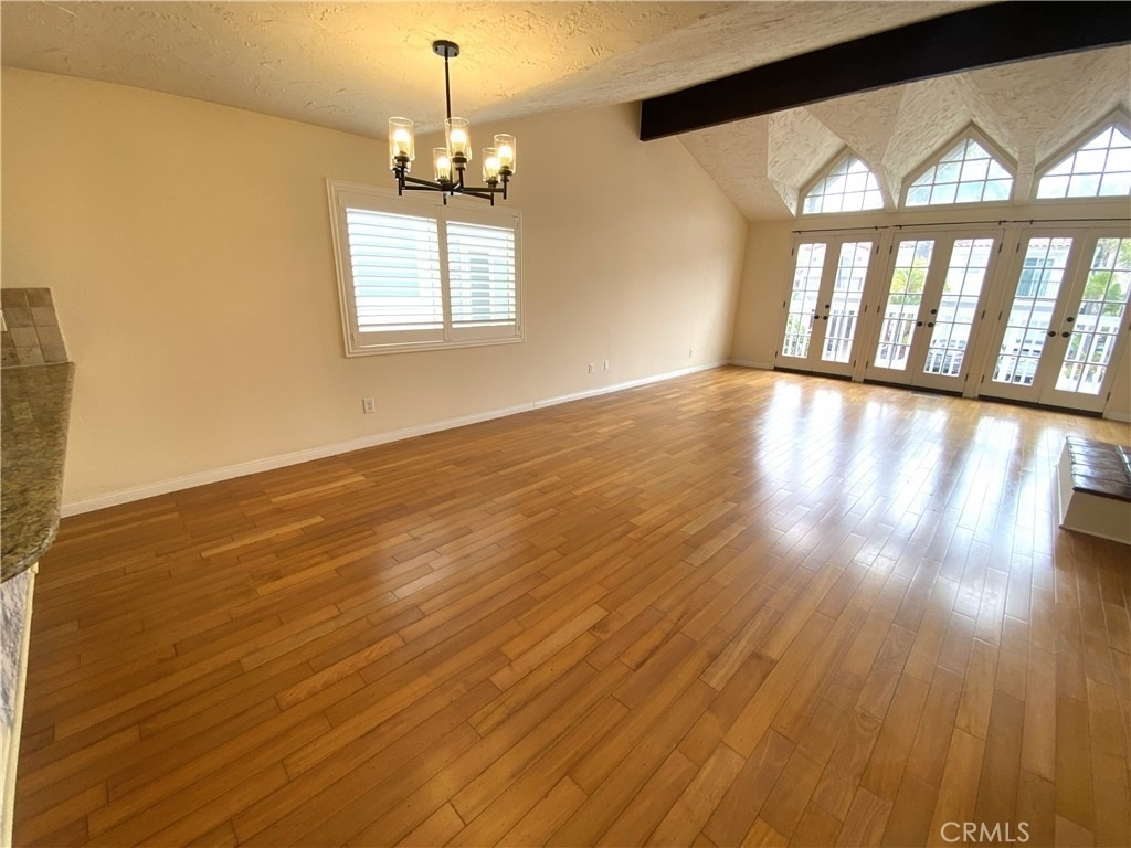 1525 Carver - Photo 2
