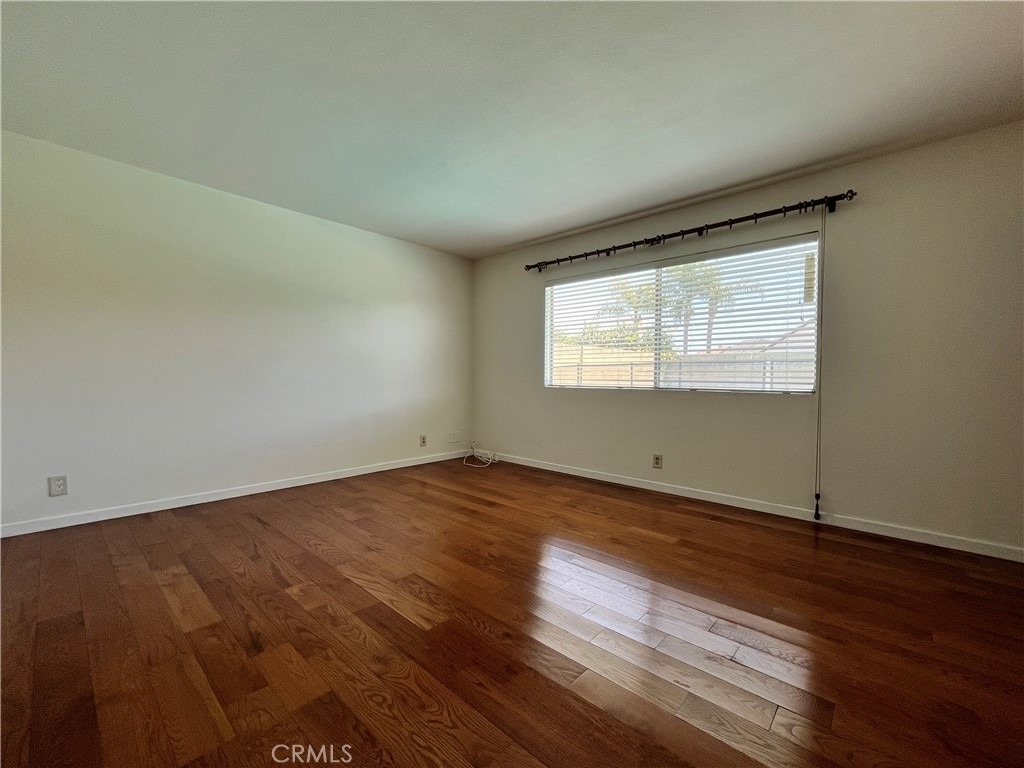8252 Suffield Street - Photo 4