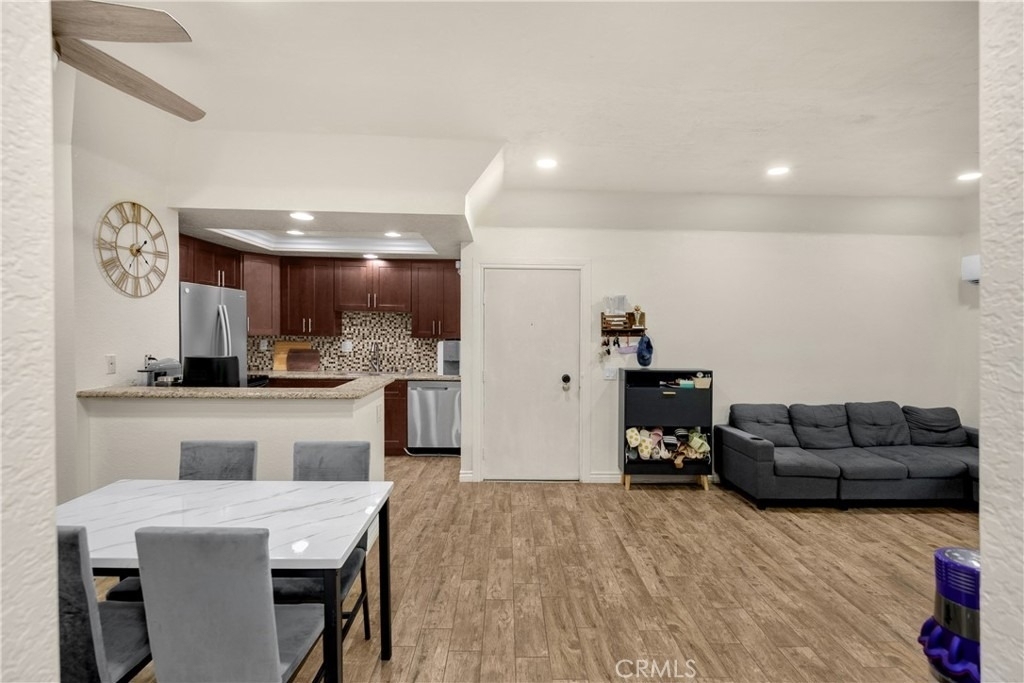 22709 Lakeway Dr - Photo 4