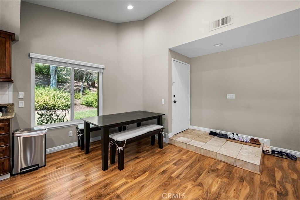 1315 Albariza Place - Photo 4